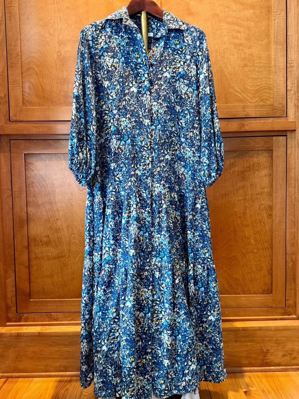NWOT ANN MASHBURN BLUE FLORAL 100% SILK ISLA TIERED BELTED MAXI DRESS